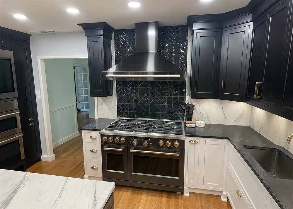 Modern industrial black kitchen backsplash